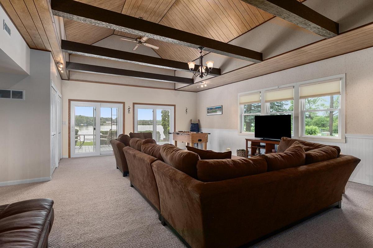 Lakeside Getaway With Dock, Firepit, Grill Newaygo Экстерьер фото