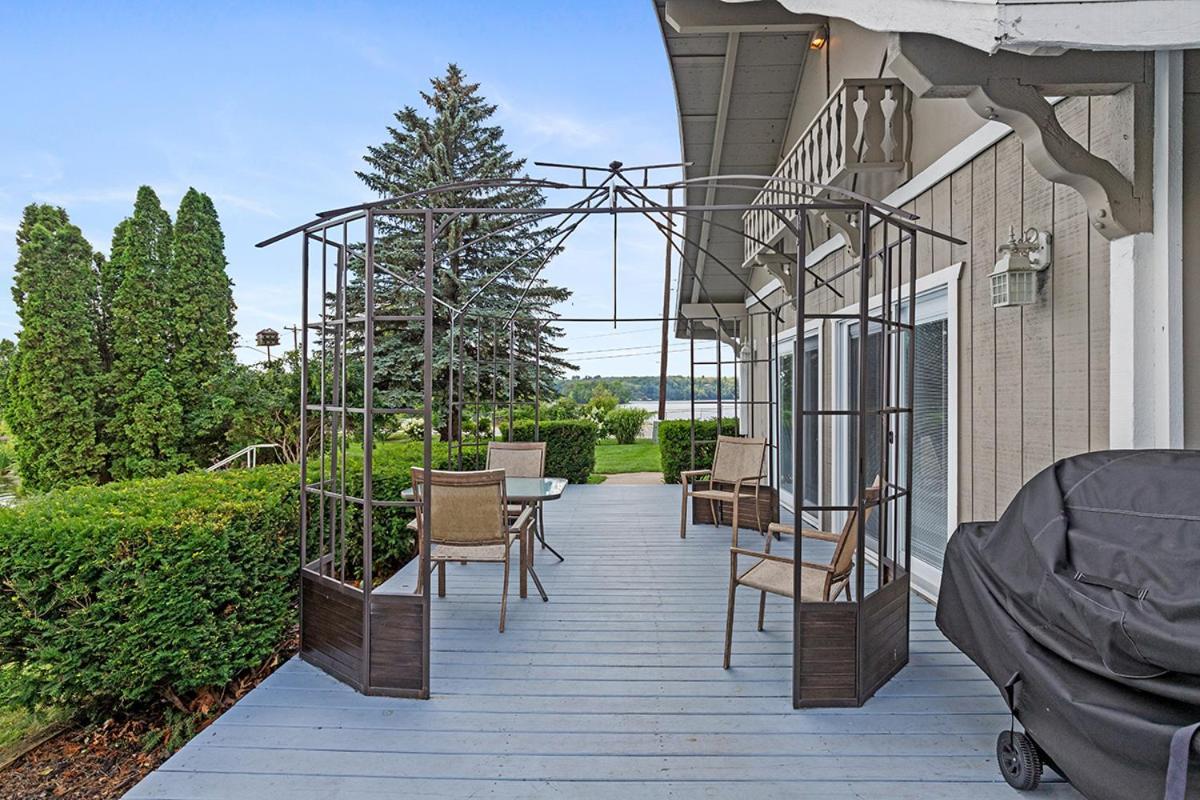 Lakeside Getaway With Dock, Firepit, Grill Newaygo Экстерьер фото